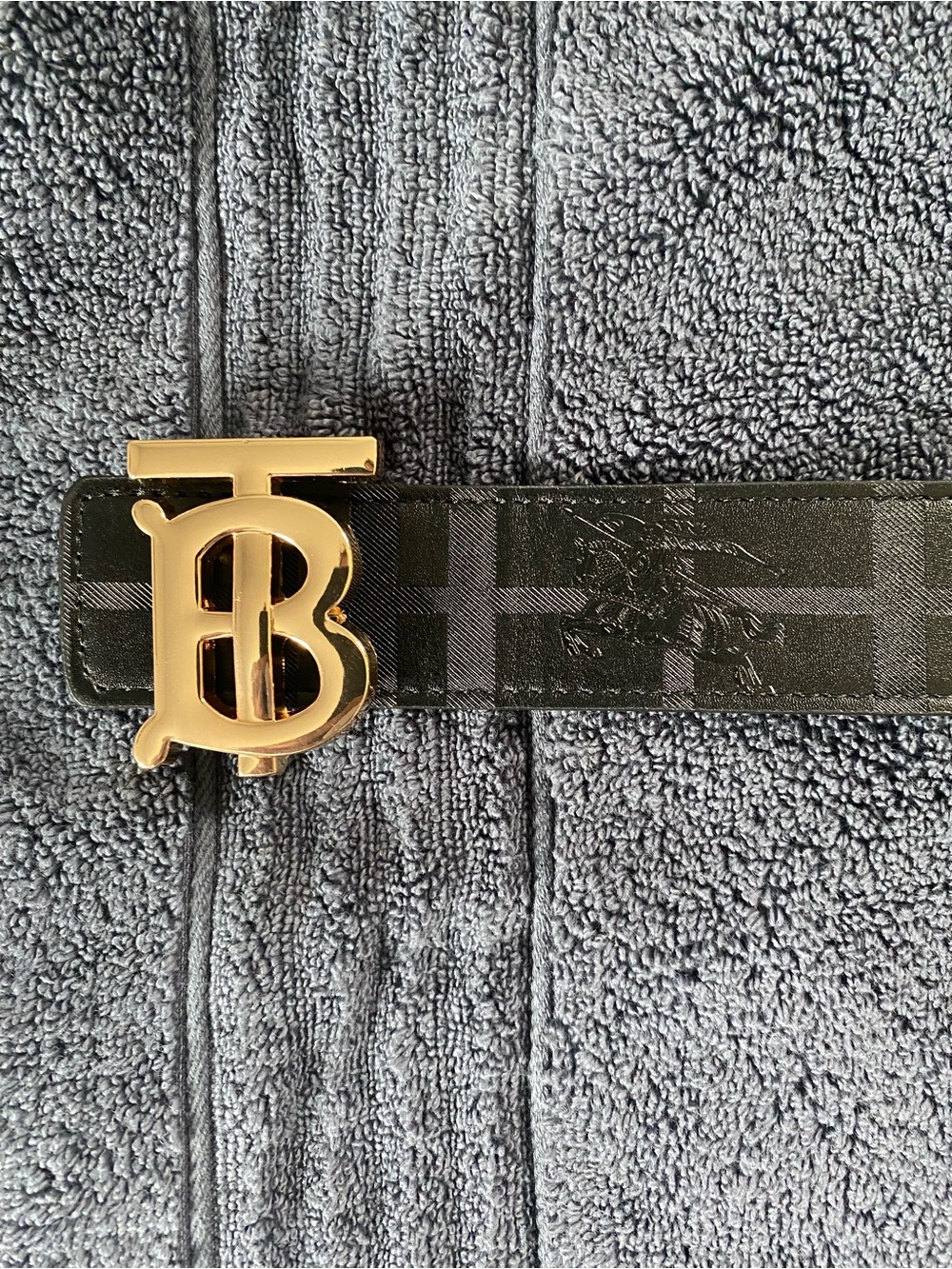 Gold “TB” Buckle on Reversible Burberry Belt - Picture 6 of 9